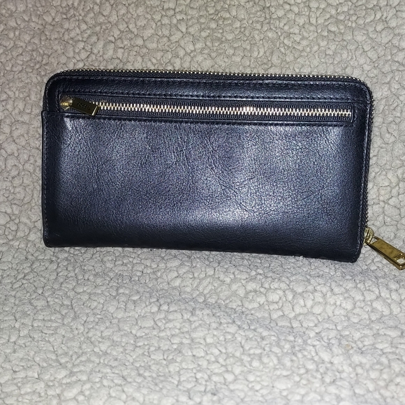 Fossil cow hide wallet. - Picture 2 of 3